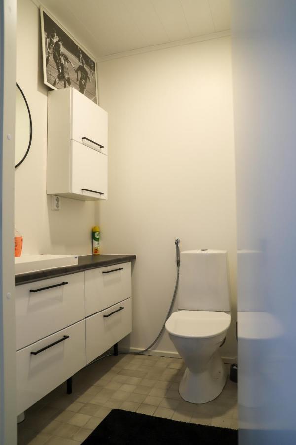 Modern Semi-detached House With Wonderful Location! Feriehus