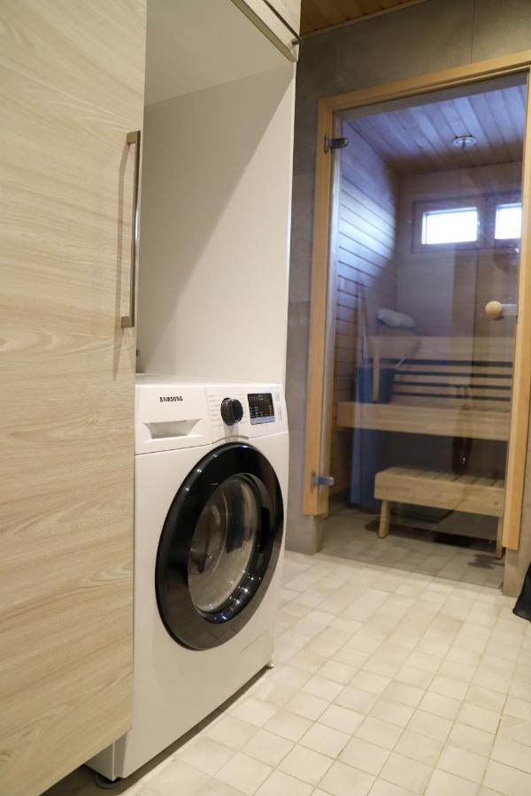 Modern Semi-detached House With Wonderful Location! Feriehus *