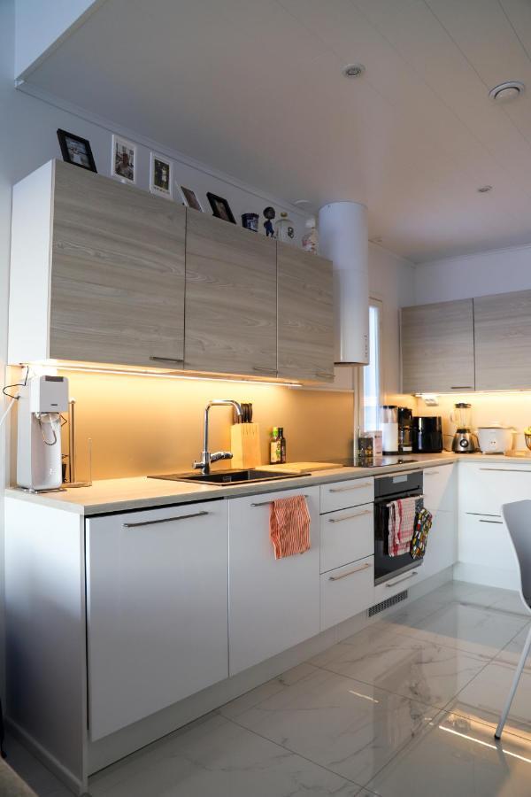 Modern Semi-detached House With Wonderful Location! Feriehus Rovaniemi