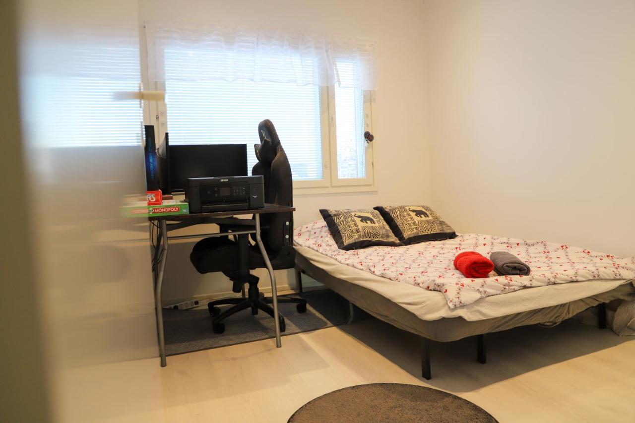 Modern Semi-detached House With Wonderful Location! *