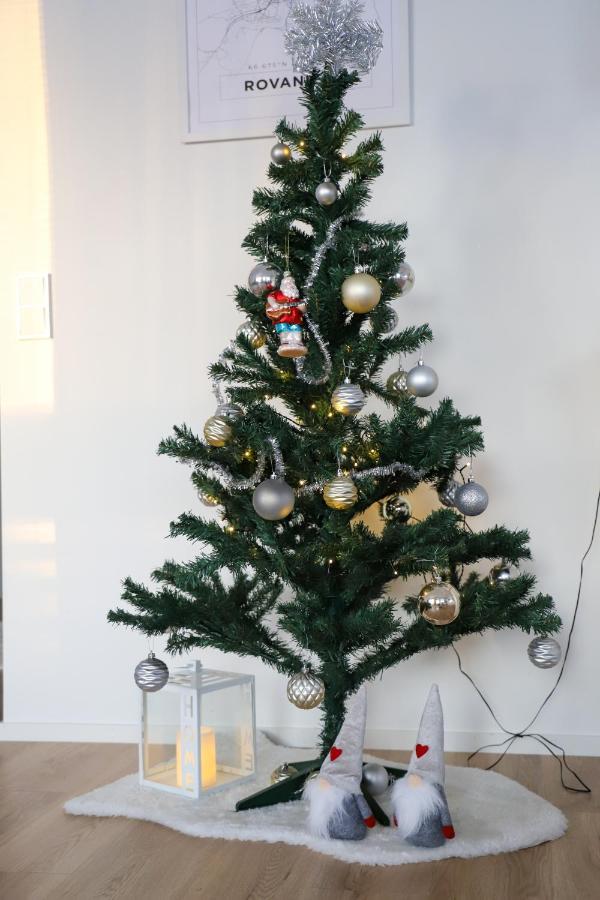 Modern Semi-detached House With Wonderful Location! Сasa de vacaciones