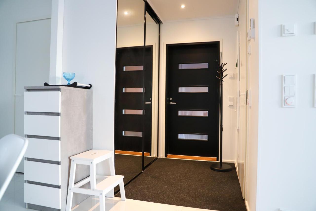 Modern Semi-detached House With Wonderful Location! *